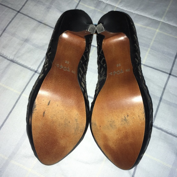 No. 704b. Black heels - Picture 4 of 5